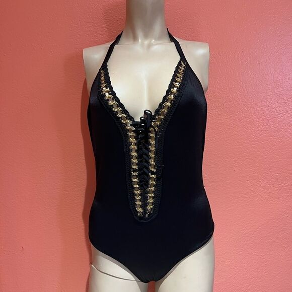 One piece swimsuit!!   - Picture 4 of 5